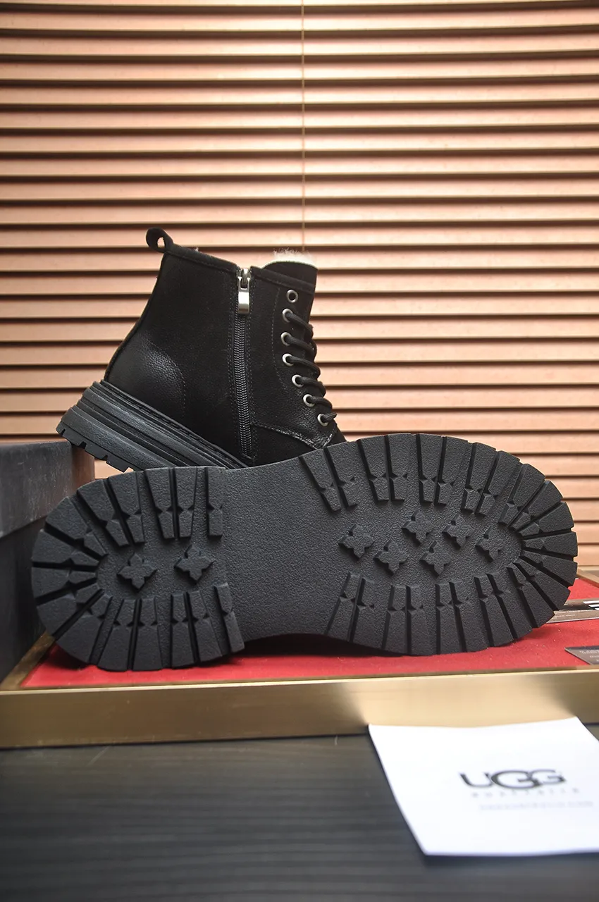 Men's shoes 💰680💶【UGG】(full genuine wool lining) Please pay attention to the quality of the original order and compare the thickness of the wool 🏮🏮Hot style Martin boots from Australia's warm luxury brand men's shoes, official website synchronization, Beckham men's style..., made of imported top-layer waxed cowhide, waxed toe box, Australian real wool velvet lining Carefully sewn...Imported rubber Martin boots outsole (comfortable, soft and wear-resistant). I really like the quality...Exquisite workmanship, you can't put it down once you see it. Code number 39-44